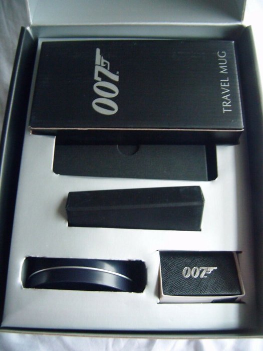 James Bond - Rare collectible Gift set with Official 007 - Catawiki