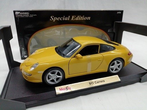 Maisto Special Edition - 1:18 - Porsche 911 Carrera ( Type 997 )  - 顏色黃色