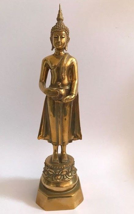 Buddhastaty stående (1) - koppar / mässing - Födelsedag Buddha - woensdag - Thailand - 20th century