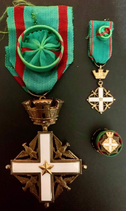 Itália - Ordem do Mérito da República Italiana. - Conjunto de medalhas
