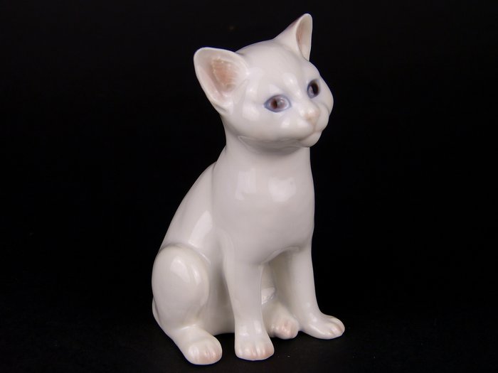 Bing & Grøndahl Copenhagen - Modello di gatto seduto - Porcellana