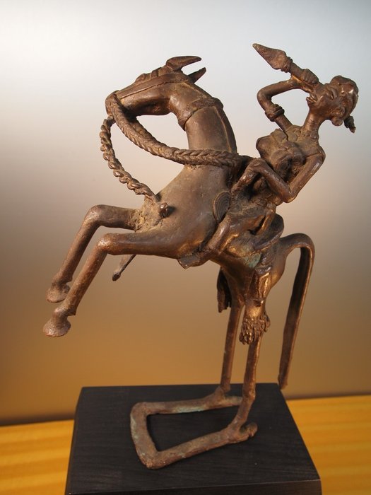 Yennenga hercegnő lovas figura - African bronze - Mossi - Burkina Faso 