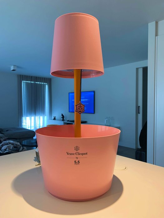 5.5 designers - Veuve Clicquot Rosé lampă / găleată de gheață (1)