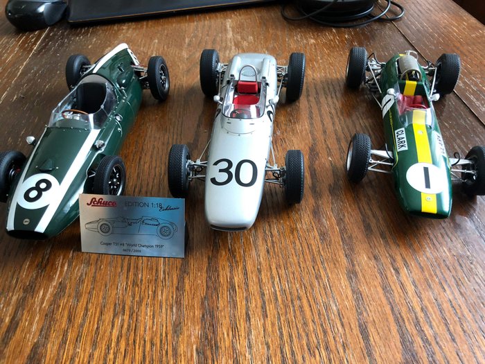Schuco - 1:18 - Lotus F1 33 No.1 / Cooper F1 T51 No.8 / Porsche F1 804 No.30 