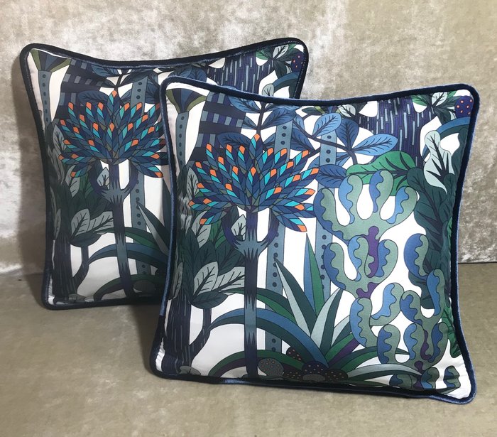Cuscini realizzati con tessuto Hermès Jardin d'Osier - blu
