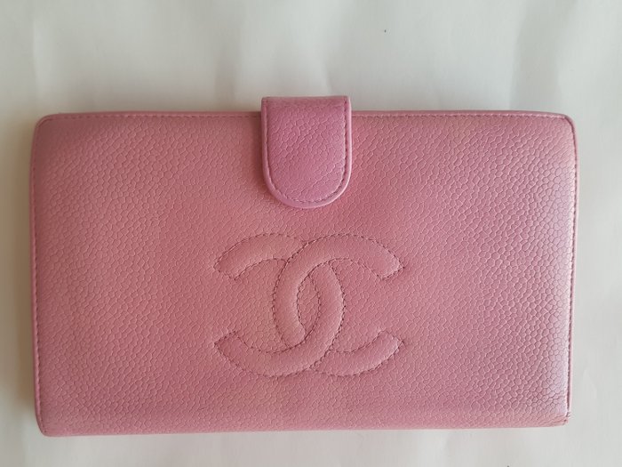 Chanel - CC Logo Caviar Leather Purse Wallet - Catawiki