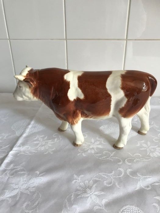 Goebel - imagem de uma vaca - Porcelana