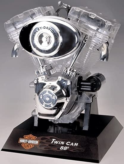 Modelos/Brinquedos - Harley Davidson Twin Cam 88 1/2 Scale engine with electric drive - Depois de 2000