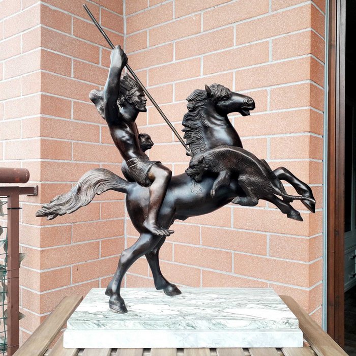 Tommaso Campaiola (XIX-XX) - 雕像, 印度人在馬背上用矛綁架虎崽 - 青銅色 - 20世紀