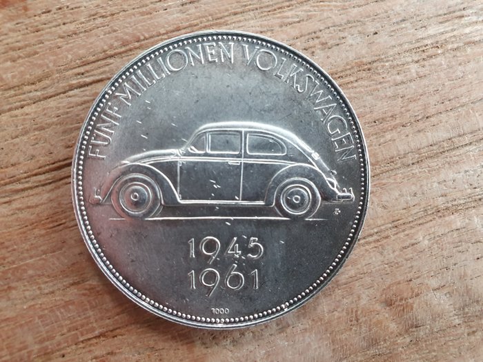 Münze / Medaille Funf Millionen Volkswagen 19451961