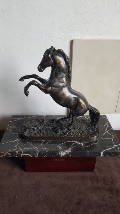 Farbel - Farbel  - Schitterend gesigneerd beeld van een steigerend paard (1) - Art Deco - Brons