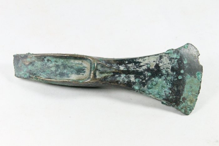 Prehistorische, Bronstijd Brons Fantastisch bewaard gebleven bijl 15,5 cm - (1)