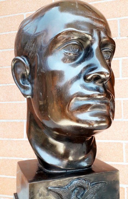 Skulptur, Duce hoved (Benito Mussolini) - 43 cm - Bronze, Marmor - midten af det 20. århundrede