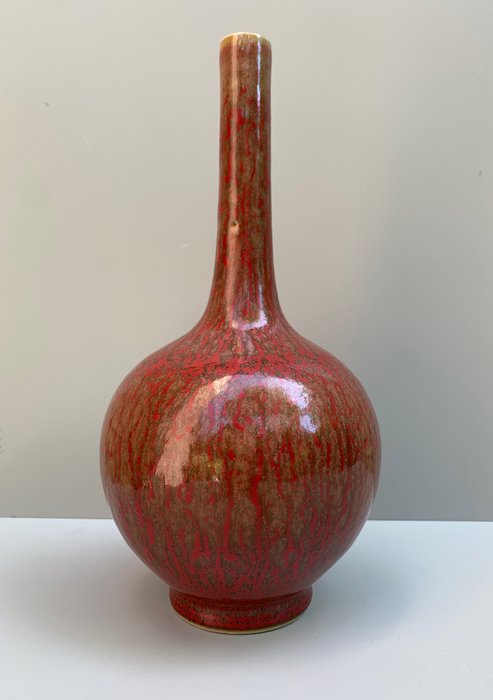 Vase bouteille moucheté chinois Sang De Beouf - Marque Kangxi à six caractères - Porcelaine - Chine - Fin du XIXe siècle