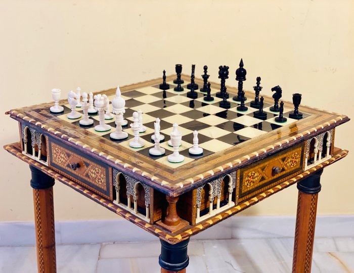 Mesa de xadrez de Alhambra - Madeira - Carvalho silvestre, Osso