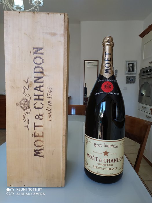 1970 Moet & Chandon Brut Imperial (70s) - Champagne Brut - 1 Salmanazar (9,0 L)