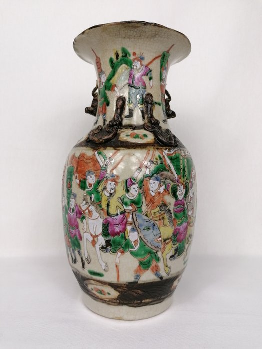Nanking Vase mit Kriegerszenen - Porzellan - China - 19. Jahrhundert