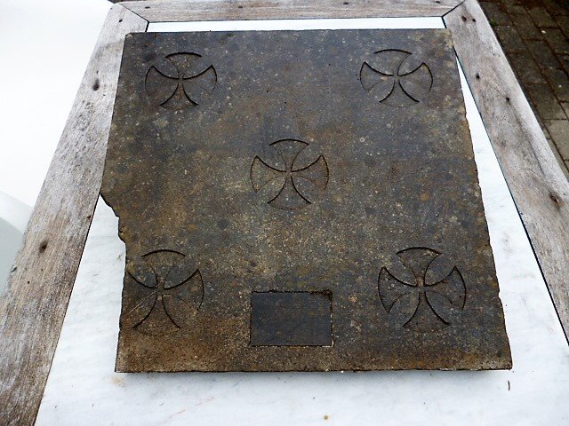 带有遗物的祭坛石-5个协调十字架-大约1850年- - 黑色抛光天然石材 - 约1850