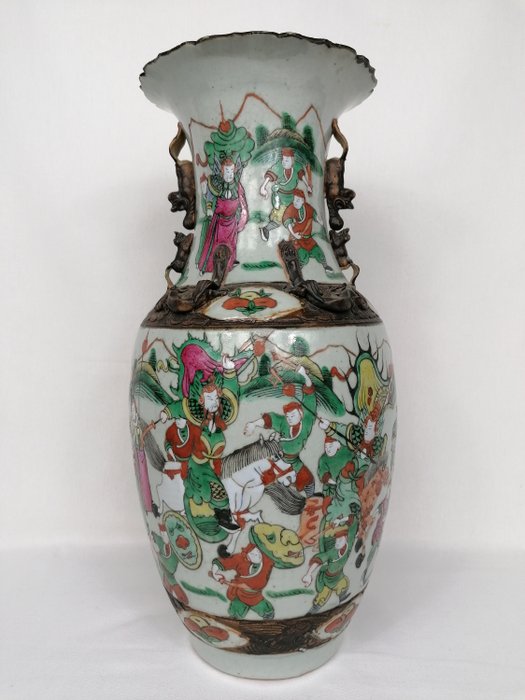 南京大花瓶，饰有战士场景 - 瓷 - 中国 - 19世纪