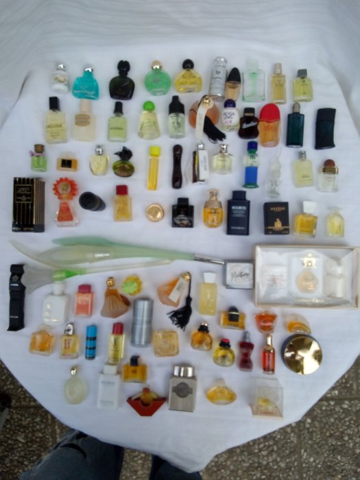 Miniatuurparfums - Parfums-miniaturen (169) - glas - verre -plastic - plastique