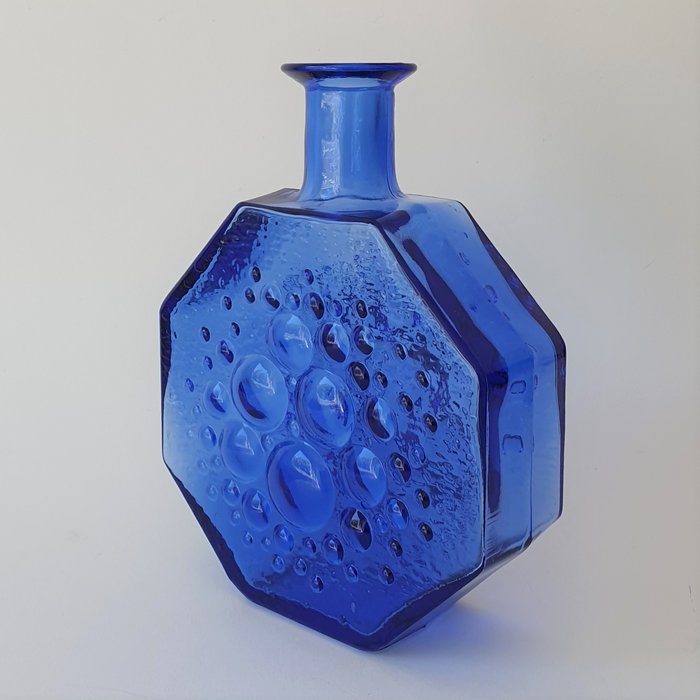 Nanny Still - Riihimäen Lasi - Blue "Stella Polaris" bottle vase