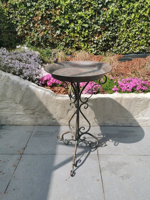 Preview of the first image of Wrought iron flower rack - Iron (cast/wrought) - recent.