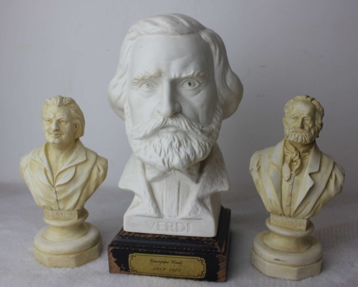 威尔第的Goebel胸像由著名的G.Bochmann（1850-1930）签名，Blazac和Hugo的胸像 - 树脂饼干