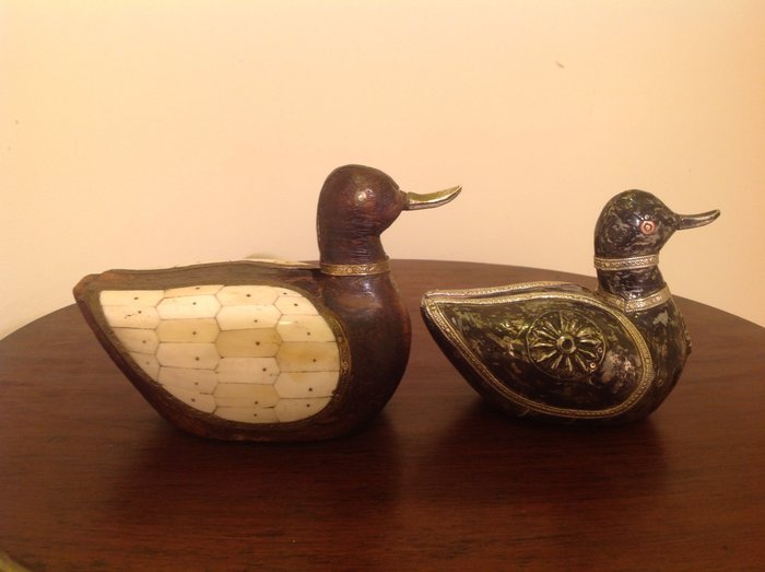 古董木鸭与库珀和骨镶嵌 (2) - 木, 铜, 骨, 镀锡库珀