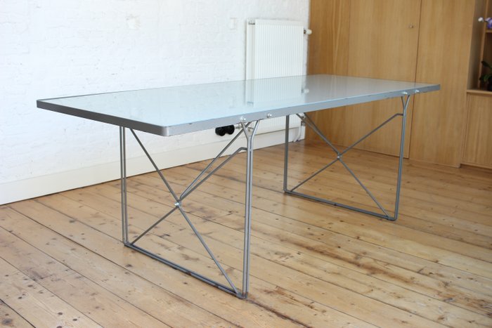 Niels Gammelgaard - Ikea - Table, Table (1) - momento