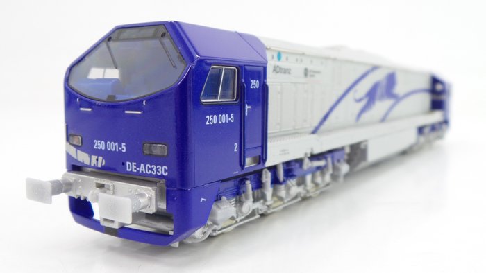 Mehano H0 - T167 AC/29533 - Dieselhydraulische locomotief - DE-AC33C "Blue Tiger" (BR 250) - ADtranz/GETS