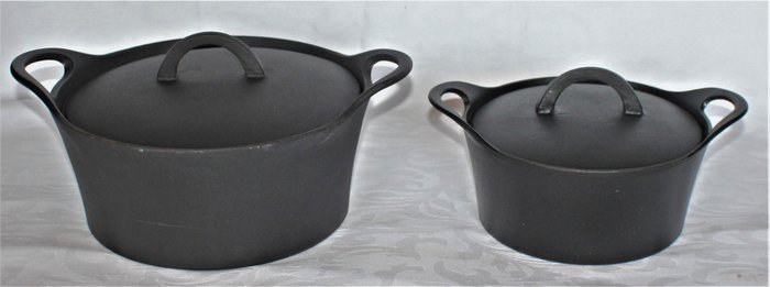 Hackman - Cast iron pans (2) - Cast iron