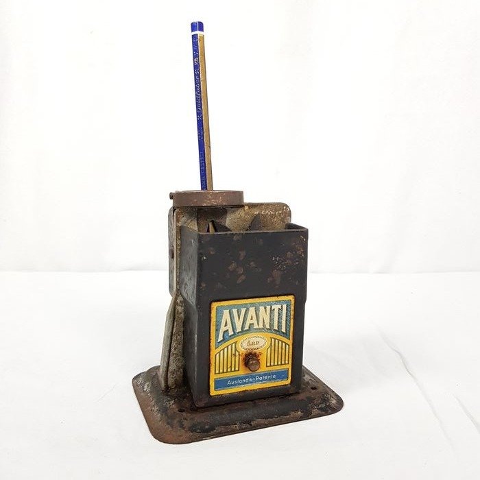 古董桌上磨刀器D.R.P Avanti