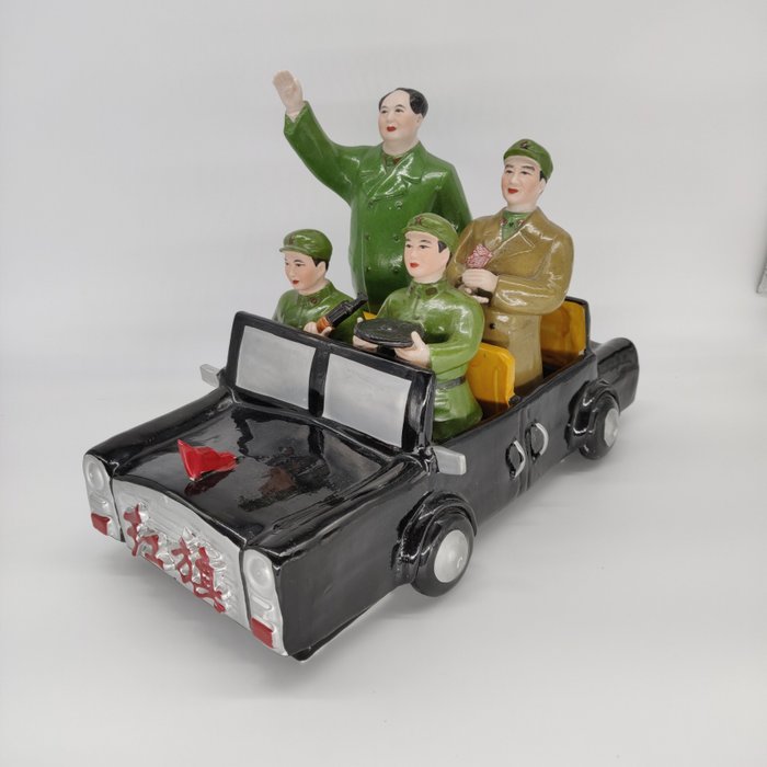 Propaganda art - Mao in limousine - Porselein