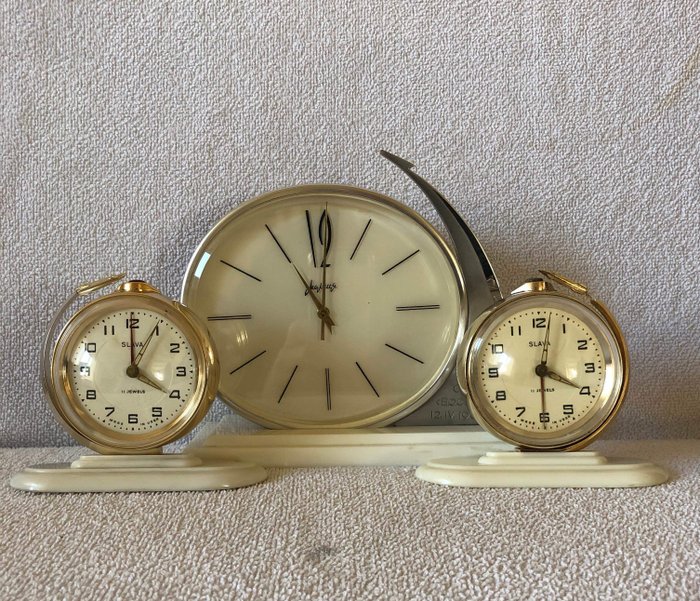 Slava - Reloj de viaje, Tres relojes de mesa - cohete espacial URSS - Vostok 1 - Baquelita