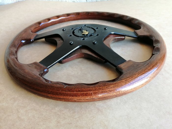 20+ Momo Wood Grain Steering Wheel