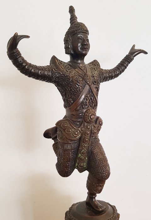 Bronsestatue av en thailandsk danser (1) - Bronse, Marmor - Danser - Thai Dancer - Vietnam - Andre halvdel av 1900-tallet