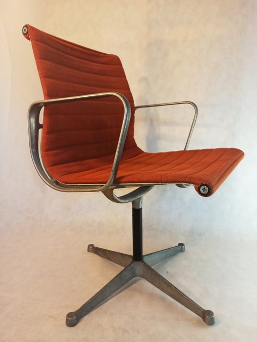 Charles Eames, Ray Eames - Herman Miller, ICF - Stol (1) - Aluminium stol