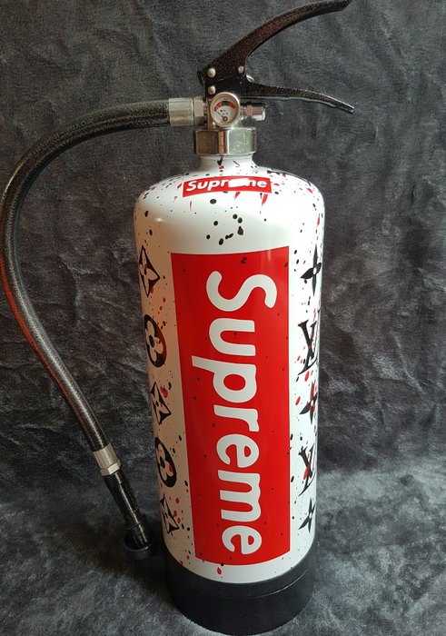 Moontje - Supreme - Louis Vuitton Fire extinguisher black/white/red edition