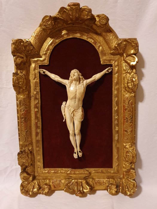 Ivory Christ - France - mid 18th century - Ivory - Second half 18th century