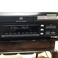 Discontinued by Manufacturer Philips CDR800 3-CD Integrated CD Recorder 