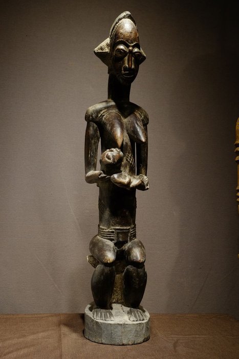 Seated Maternity - Wood - Provenance Woolley and Wallis - Baoulé - Ivory Coast 
