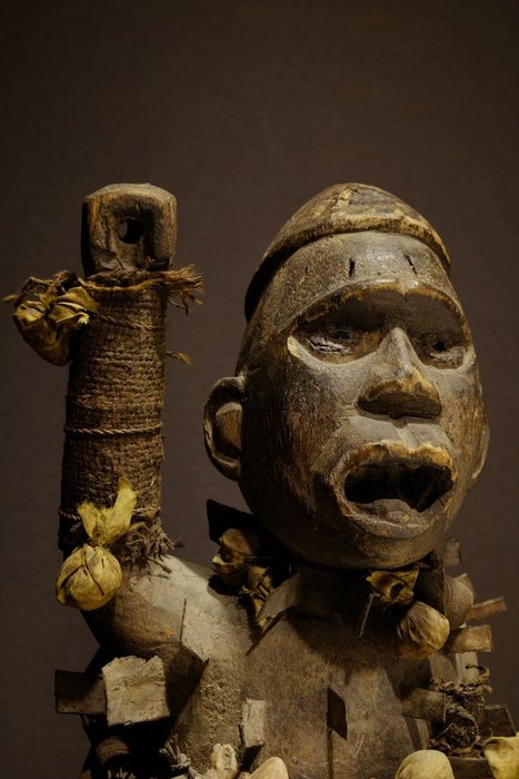 Figure - Iron, Wood - Minkisi-Nkondi - Mayombé - Congo DRC 