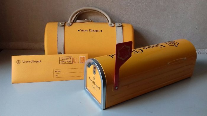 Champagne Veuve Clicquot metal mailbox + picnic cooler bag - metal