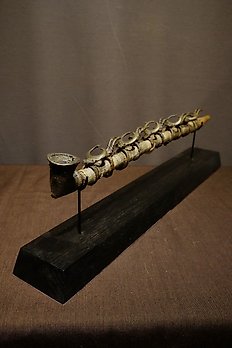 Smoking pipe - Bronze, Snakeskin, Wood - Sénoufo - Côte d'Ivoire 