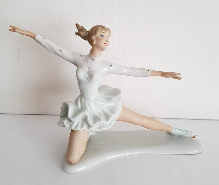 Wallendorfer Porzellan - Figura patinadora sobre 15x24 cm - Porcelana
