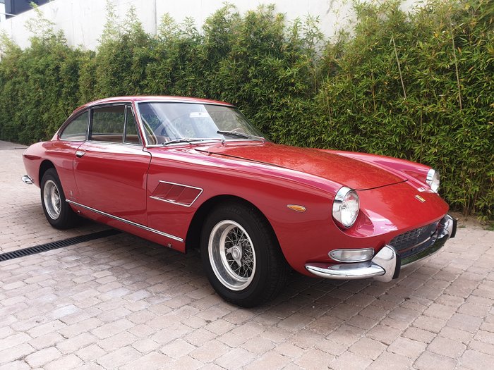 Ferrari - 330 GT 2+2 - 1966
