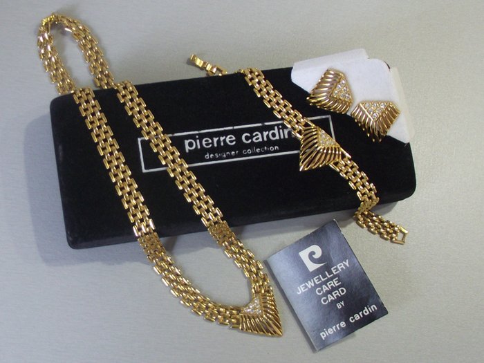 1970 Pierre Cardin Paris, 18ct Yellow Gold and Diamond Geometric Neckl -  Omnēque