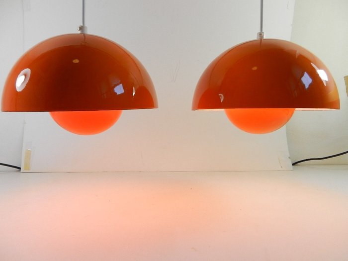 Verner Panton - Louis Poulsen - Gammal orange blomkruklampa Verner Panton (2) - Flower Pot Lamp