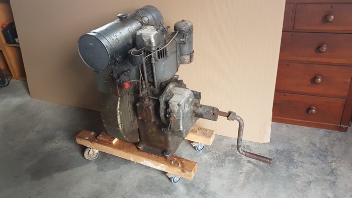 Stationary Diesel Engine incl. Operators Manual - Armstrong Siddeley