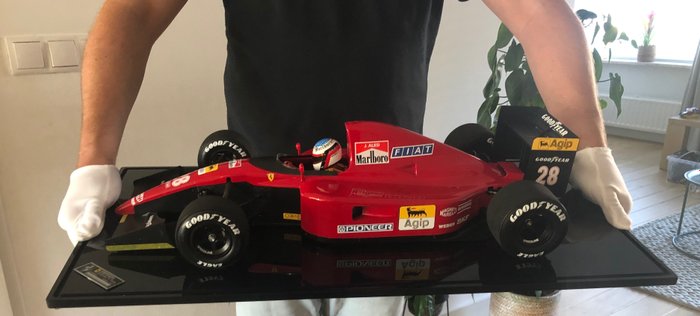 Ferrari - Formule 1 - Jean Alesi  - 1991 - 1: 8 modèle de voiture